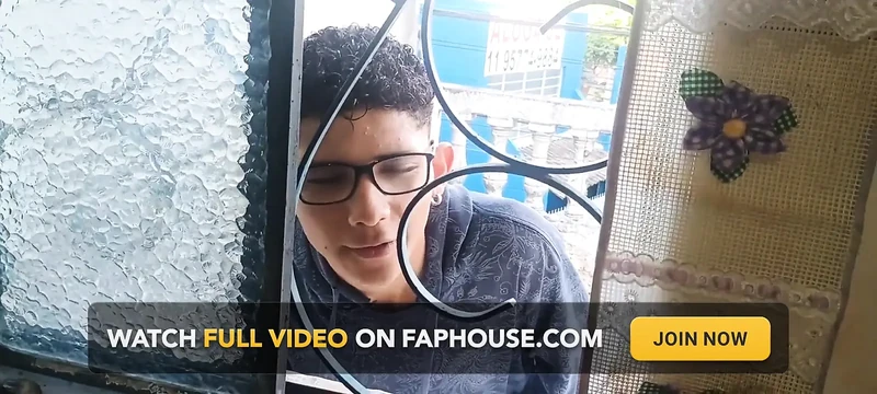 Моя мачеха наказала меня, я наблюдал за ней в душе и в итоге позволил мне очень вкусно трахнуть ее задницу