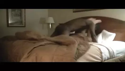 Meksikalı üvey anne otelde büyük zenci yarağı yabancı tarafından sikiliyor