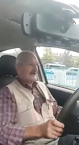 ihtiyar taksici yalanacak amlari sayiyor