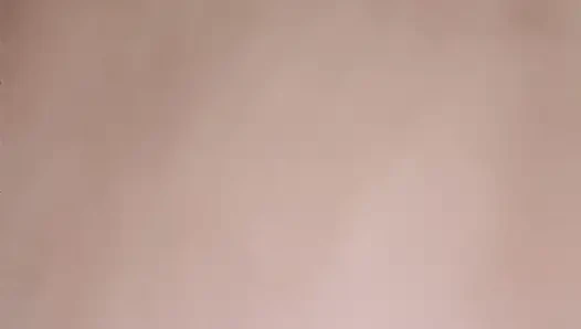 Güzel sürtük amıyla oynuyor