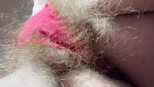 Kırmızı külot ve süper kıllı amcık - amatör