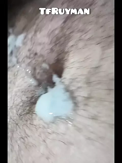 Ne kadar lezzetli bir boşalma sütümle her şeyi ıslatıyorum