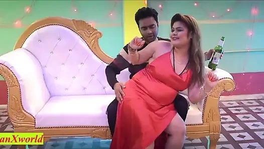 Ofis patronu güzel kız arkadaşımı sikiyor! Hintli patron seks