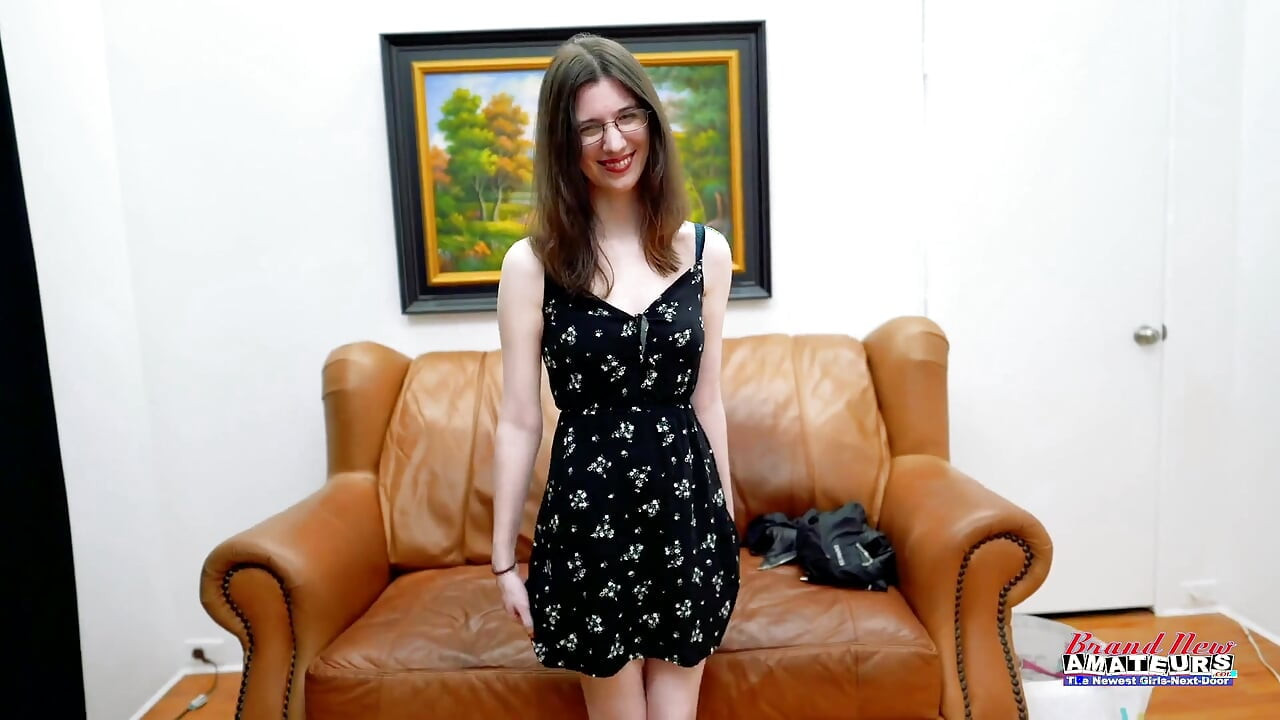 2 itaatkar çılgın orta yaşlı seksi kadının bölüm 1'i kamera için soyunuyor yarak emiyor ve porno seçmeleri için mastürbasyon yapıyor
