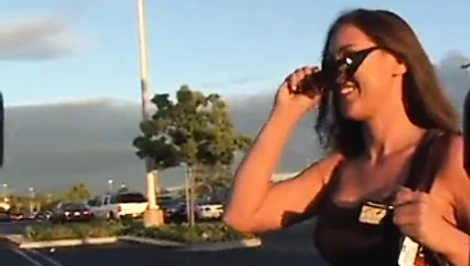 Busty esmer milf sürmek sert çük tarafından ona ıslak twat üzerinde kanepe