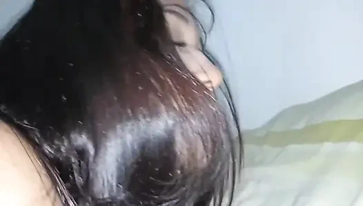 New York Abd'li 18 yaşındaki esmer büyük sarkık memeler üvey erkek kardeşinin büyük yarağını sikiyor