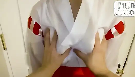 İri göğüslü tapınak maiden adanmışlık ve disiplin ritüeli açısıyla oyuncu eğitimine meydan okumalara ilham kaynağı oluyor1