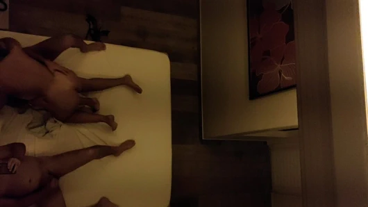 Ateşli hemşire kocasının arkadaşıyla seks yapıyor