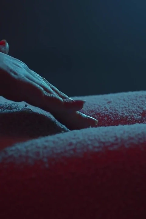 Göğüslerime ve amcığıma kar yağıyor - softcore Noel azdırma yakın çekim