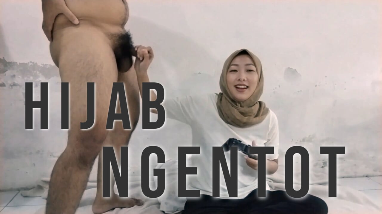 Tesettürlü oyuncu Malay Pinay oyun oynarken erkek arkadaşıyla sikişiyor