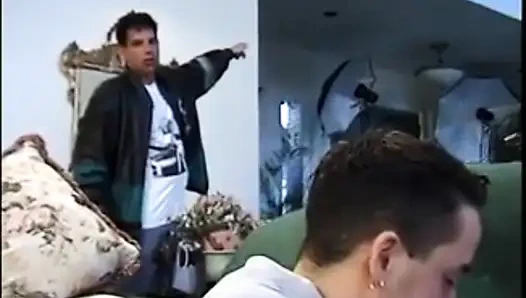 Bizi evde asla yalnız bırakma!