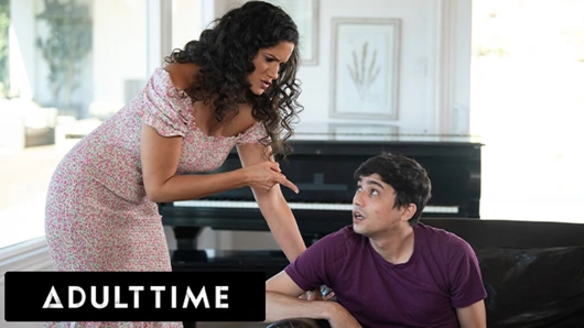 ADULT TIME - üvey anne Penny Berber üvey oğlu Ricky'ye çıplaklara bakma hakkında bir ders veriyor!