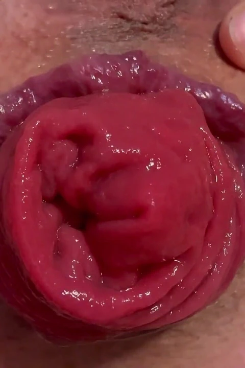 Beyaz naylon çoraplı göt yayılı yakın çekim sarkma ve ayak gösterisi