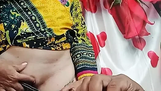 Olgun bayan amının içinde yarak istiyor