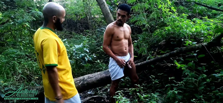 Twink'in yarak yemesi, şaplak yemesi ve cum banyosu