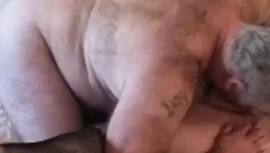 Grandota milf monta y chupa vaquero