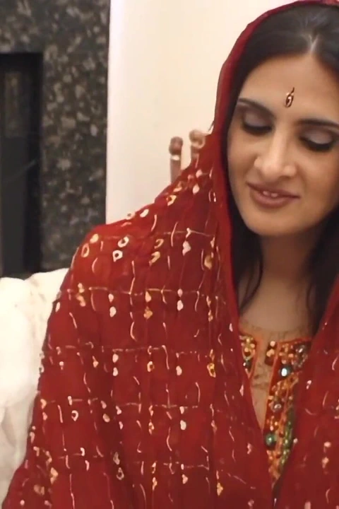 Ava Ramon, kıçım senin zevkin içindir