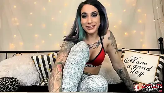 Sinn Sage ve Sheena hükümetlerin önermesi gereken sosyal mesafe oyunu oynuyor