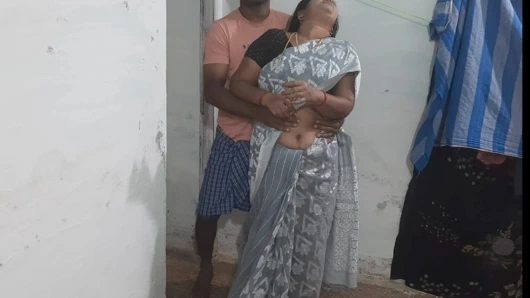 Üvey oğul gerçek üvey annesiyle ateşli seks yapıyor