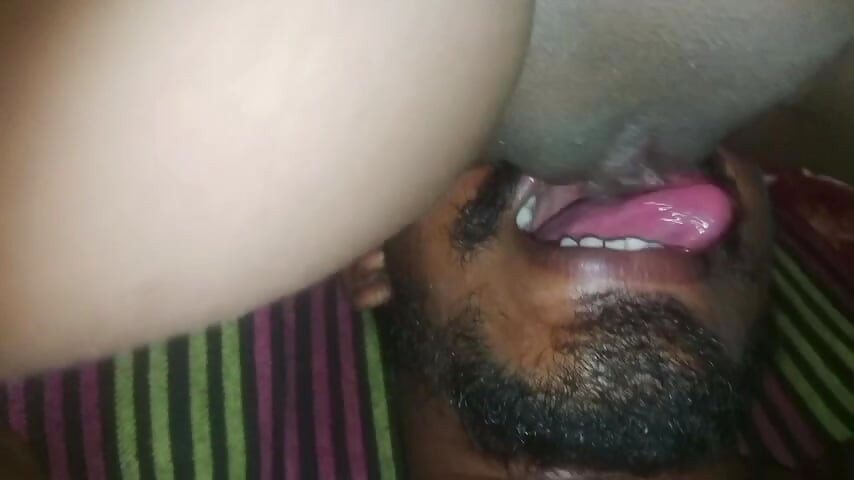 Genç kız amcık yalıyor Tamil