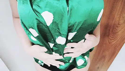 Büyük göğüsler büyük bir yarak istiyor