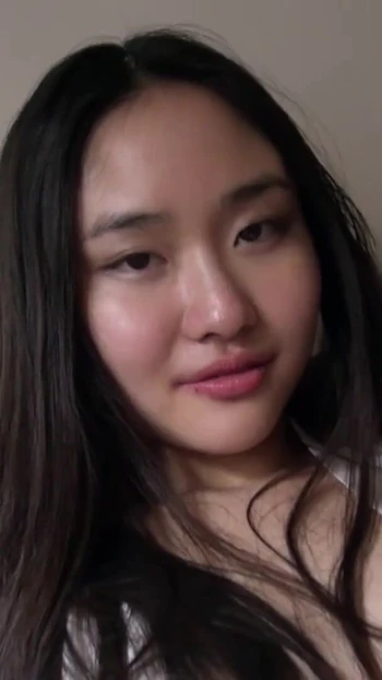 Захватывающий момент из "Нереальное секс-видео азиатской тинки"