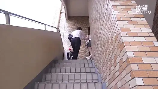 Mini etekli mahalleli evli kadınların hayalini kuruyorum. - 2