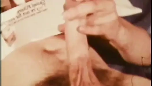 Tatlı genç klasik kız büyük bir yarak alıyor