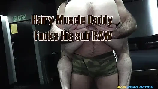 İNANıLMAZ FORMDA EDEPSIZ KAS BÜKÜCÜ ZINDAN SIKIŞI