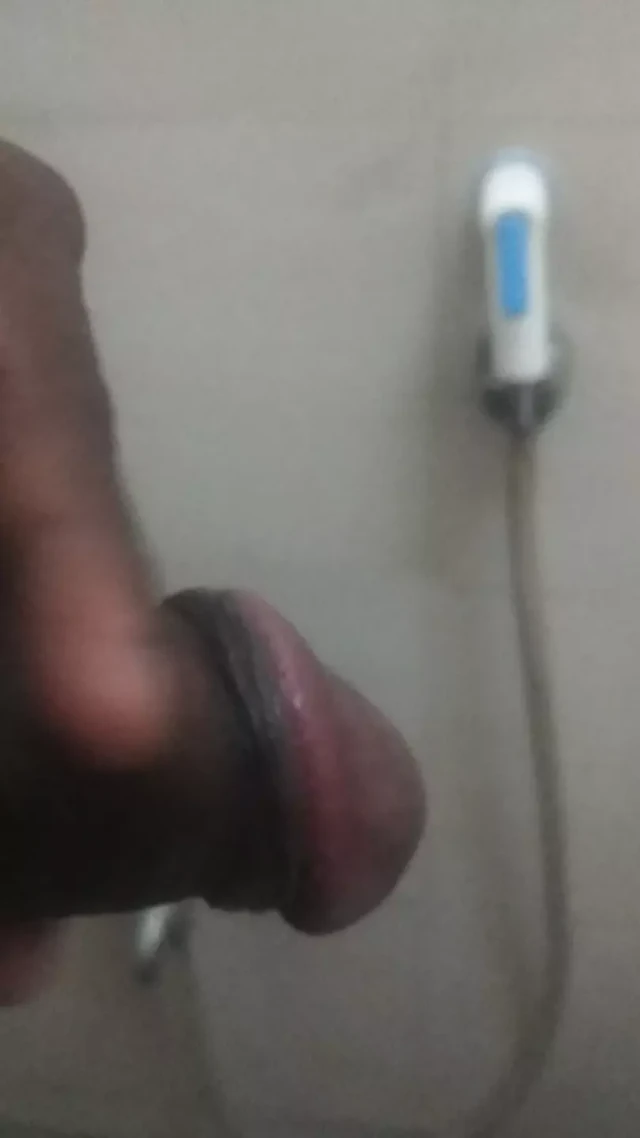 Tamil boy bathroom la Kai adikira Video part 2