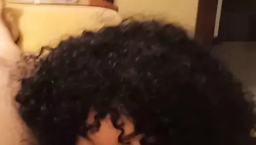 emme üzerinde benim kedi