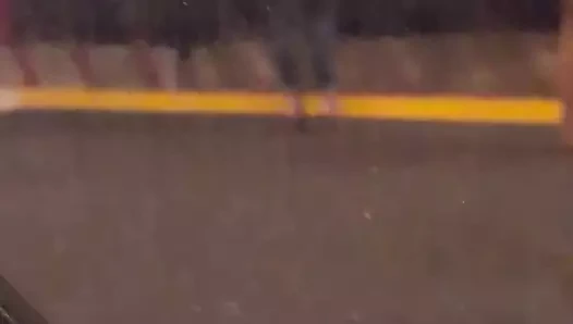 tren platformu p2 üzerinde hızlı atış sarışın tatlı