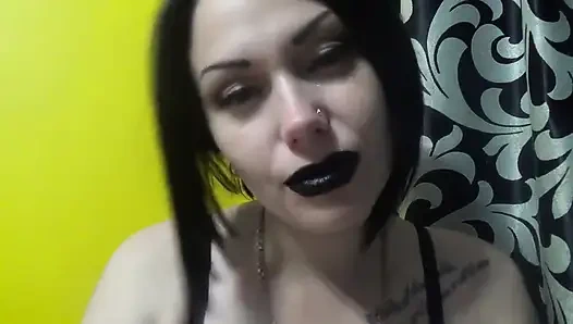 Siyah dudaklı Fransız yakın çekim öpüşüyor ve biniyor