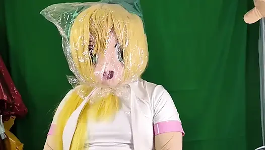 Kigurumi PVC spor salonu takım elbisesi içinde nefes alıp veriyor