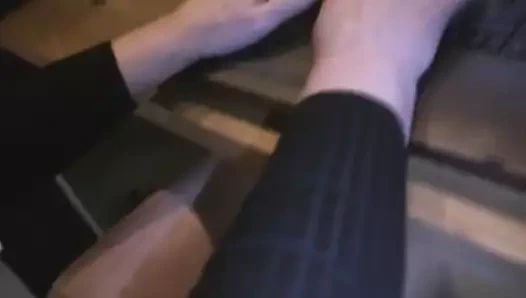 Sıcak uzun bacaklı sekreterim işini yapıyor