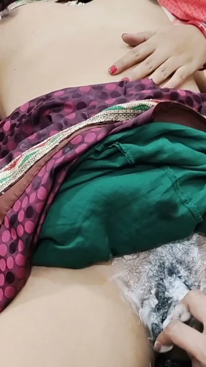 Bangladeşli bhabhi erkek arkadaşıyla sikişiyor, ıslak am, güzel | Bölüm 2