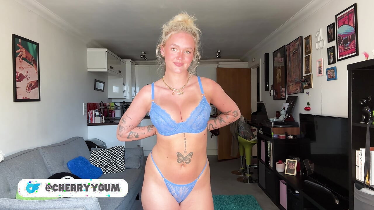 çıplak mikro bikini İngiliz genç kızla deneme