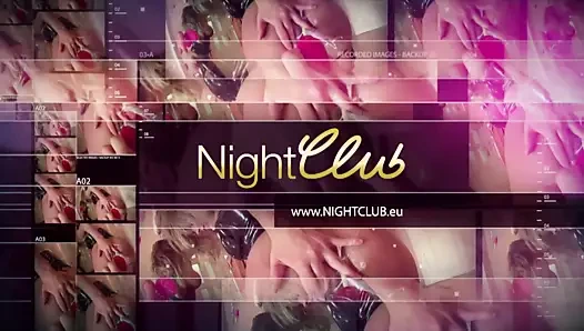 Die Stewardess will den Steuerknueppel