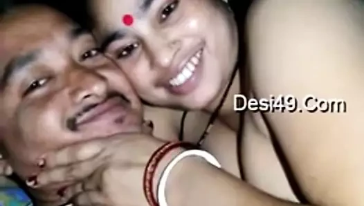 Hintli öpücük aur dewar çıplak öpücük