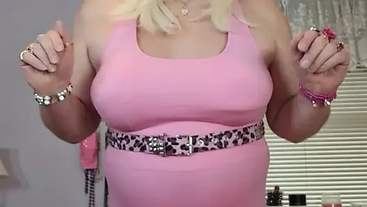 Cum get a big piece of cougar creampie!