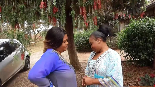 afrikalı evli MİLF lezbiyenler yapmak dışarı içinde kamu sırasında mahalle parti