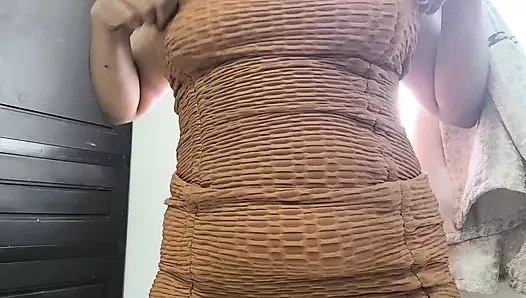 Üvey kız gelip her yeri ıslatana kadar götünü zıplatmayı seviyor