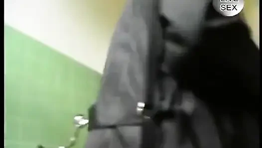 İri göğüslü sarışın kız solo videoda amına dildo sokuyor