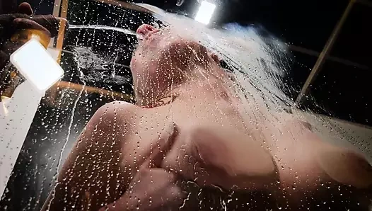 Ggg John Thompson çılgın dövmeli kız sidik içiyor ve sperm yutuyor