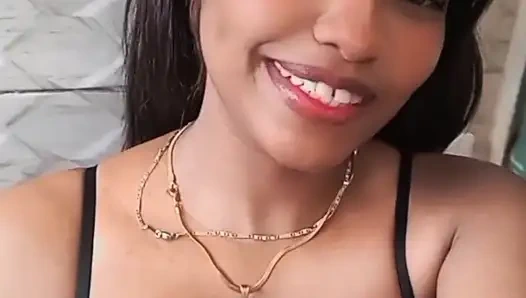 Arzu ve cazibe arasında... Çok fazla düşünmüyorum... Bana bak