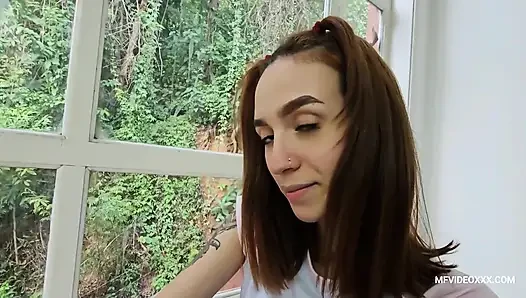 Yüzün ayaklarıma karşı