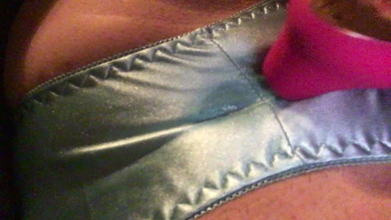 Saten külot sırılsıklam sırılsıklam.