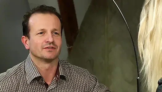 Islak azgın sarışın Macar sürtük sert yarağıma biniyor cilt 1