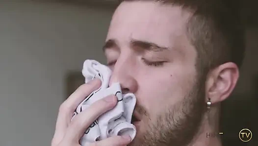 İç çamaşırı koklama