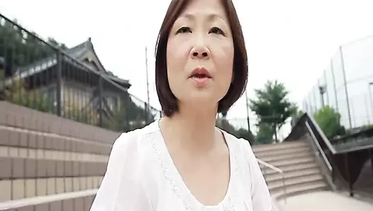 M549g18 elli ve 60th hala aktif! Hamilelik konusunda endişelenmeyen bir teyze zevkin tadını çıkarmak için av yapıyor!